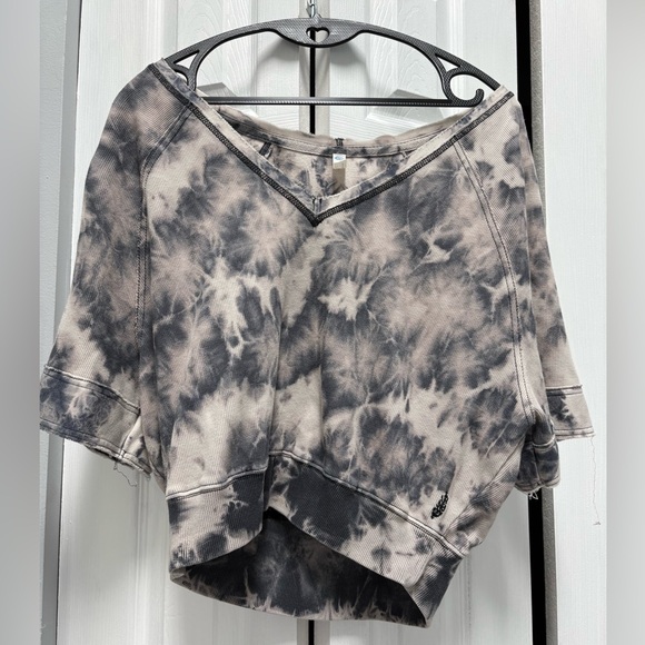 FP Movement Women's Tie-Dye V-Neck Crop Top Sweatshirt - Picture 1 of 5